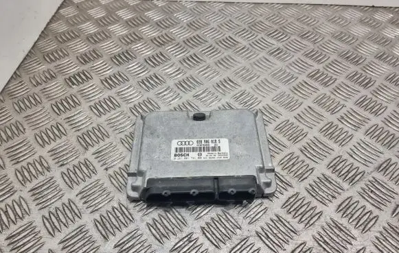 Audi A4 S4 B5 8D Engine control unit/module 038906018S 0281001721