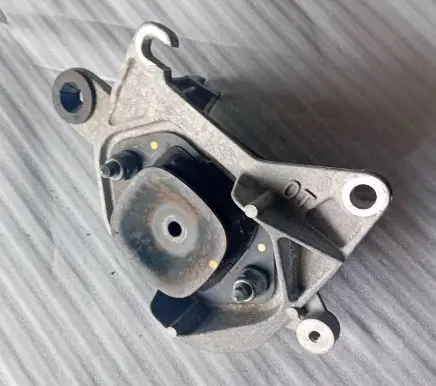 Renault Kadjar Gearbox mounting bracket 112221641R