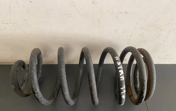 Opel Astra H Rear coil spring