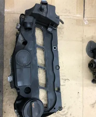 Volkswagen Tiguan Rocker cam cover 03L103469