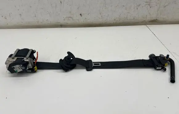 Land Rover Discovery 5 Front seatbelt HY3261B08CC8PVJ 636695900 GX73614B02AB