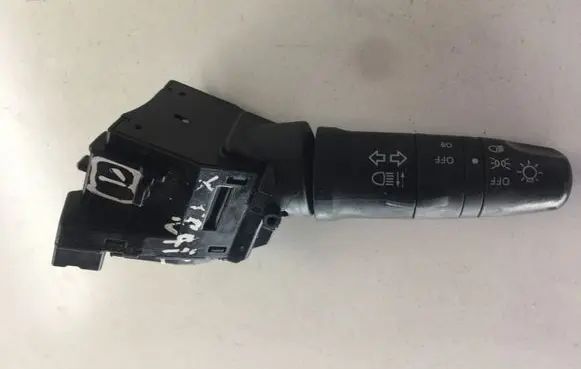 Nissan X-Trail T30 Indicator stalk 25540 8H701