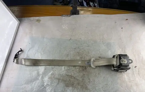 Audi A8 S8 D3 4E Rear seatbelt 601783000 4E0857805B