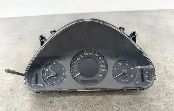 Mercedes-Benz E W211 Speedometer (instrument cluster) 2115400347