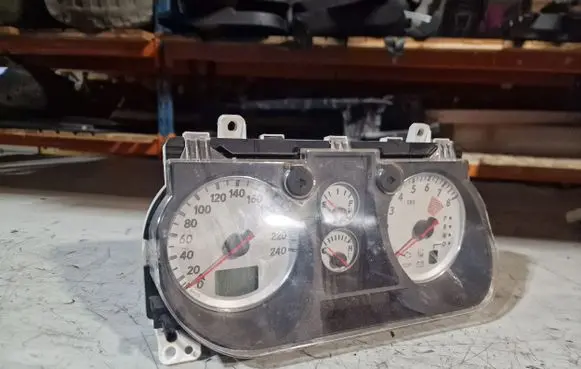 Mitsubishi Outlander Speedometer (instrument cluster) 8100A088