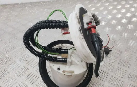Ford Focus Fuel level sensor 