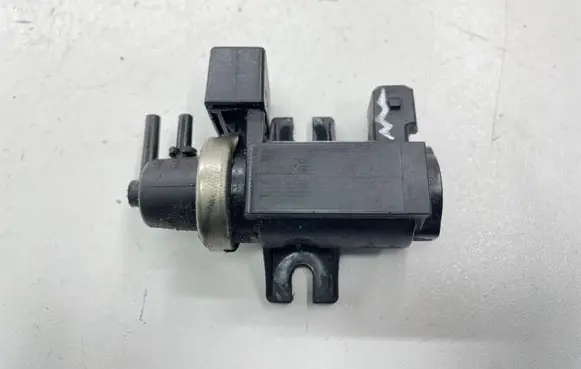 BMW X5 E53 Turbo solenoid valve 7796634 70057901