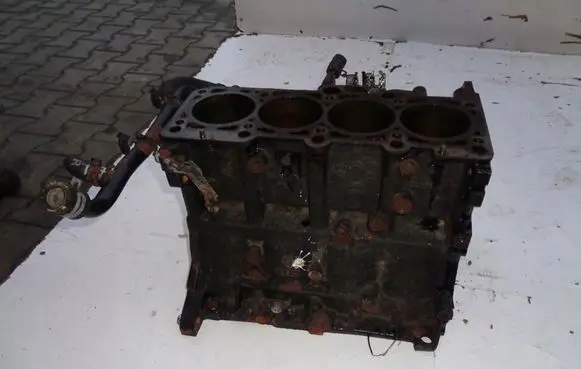 Volkswagen Golf VII Engine block 