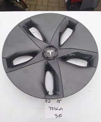 Tesla Model 3 R18 wheel hub/cap/trim 104423199B