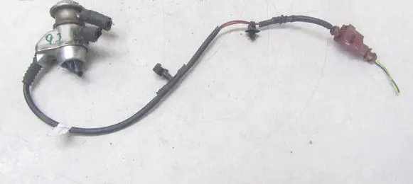 Audi Q3 8U AdBlue injector 04L131113G