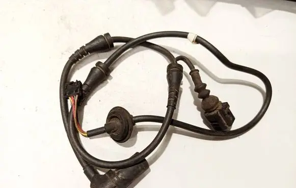 Audi A4 S4 B6 8E 8H ABS brake wheel speed sensor 0265006682