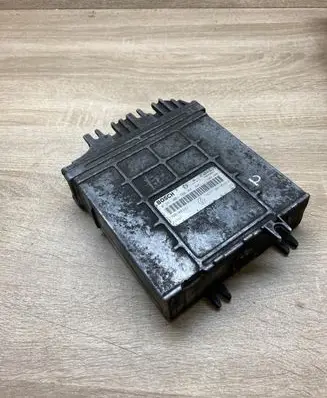 Renault Laguna I Engine control unit/module ECU 7700105952 7700108382