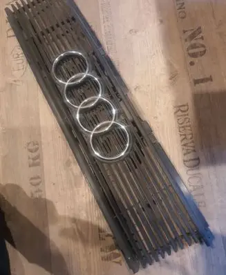 Audi 80 90 B2 Front bumper upper radiator grill 811853655C