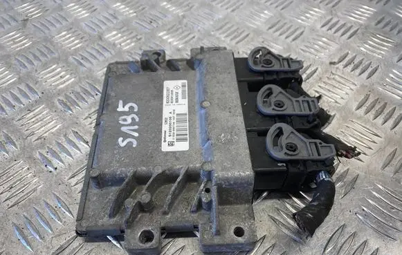 Renault Clio II Engine control unit/module 8200522357 S120200105A 8200510536
