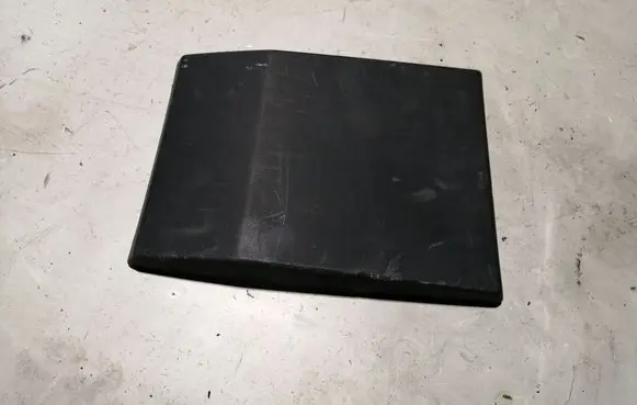 (B) pillar trim (bottom)