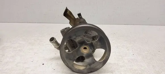 Toyota Avensis T250 Power steering pump 32100