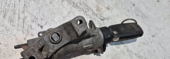 Volkswagen PASSAT B5 Ignition lock 4B0905851C