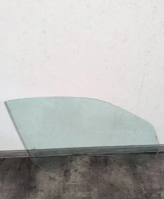 BMW 1 E82 E88 Front door window/glass (coupe) 51337165586 T8716558602