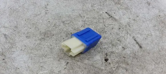 Nissan X-Trail T30 Other relay 2523079981 20407021457