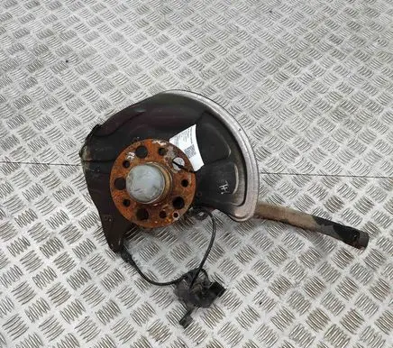 Mercedes-Benz CLS C219 Front wheel hub A2113306420
