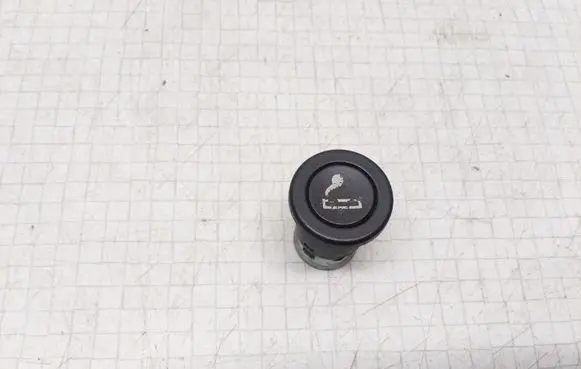 Audi A6 S6 C5 4B Cigarette lighter 