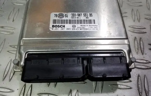 Volkswagen PASSAT B5.5 Engine control unit/module 3B0907551BS 0261207009 26SA7081