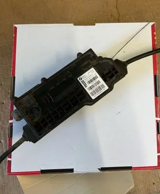 BMW X5 E70 Hand brake control module 13665010 007463960700 P685028901