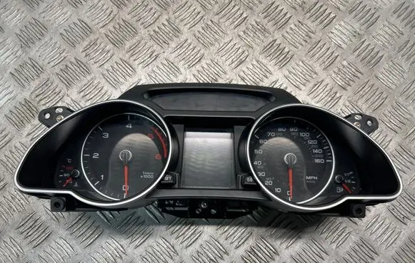 Audi A5 8T 8F Speedometer (instrument cluster) 8T0920983M