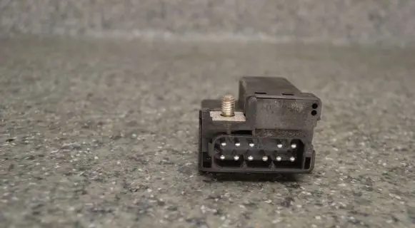 BMW X5 E53 Glow plug pre-heat relay 2246919