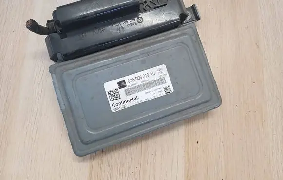 Seat Ibiza IV (6J,6P) Engine control unit/module 03E906019AL