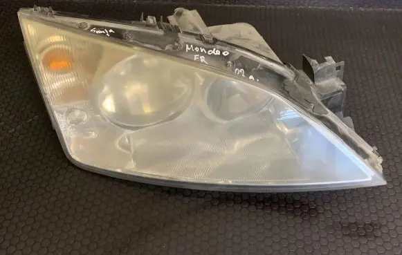 Ford Mondeo Mk III Headlight/headlamp 1S7113005AK 0301174202