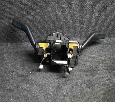 Volkswagen PASSAT B6 Indicator stalk