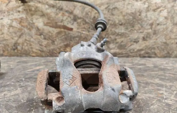 Dacia Sandero Front brake caliper