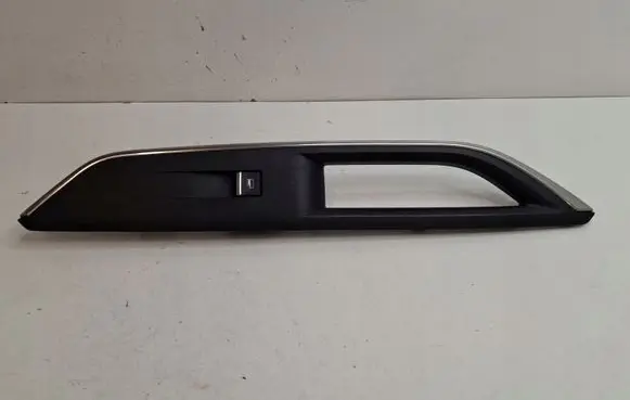 Peugeot 508 Central console control unit 9815790177