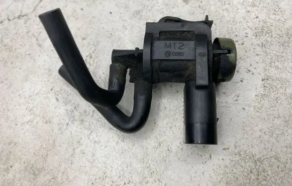 Volkswagen PASSAT B6 Turbo solenoid valve 1J0906283C
