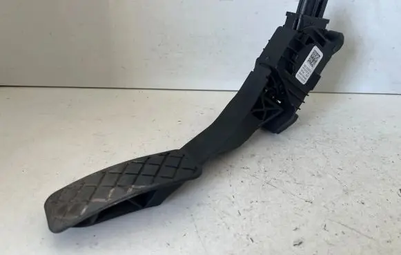 Skoda Superb B8 (3V) Accelerator throttle pedal 5Q2723503D 6PV01062105 5101506103