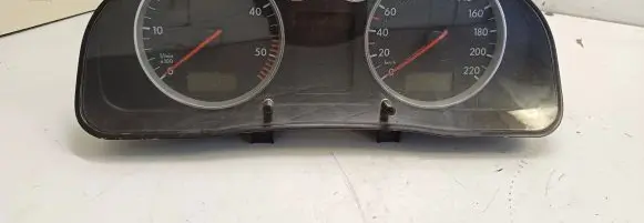 Volkswagen PASSAT B5 Speedometer (instrument cluster) 3B0919861J 110008793