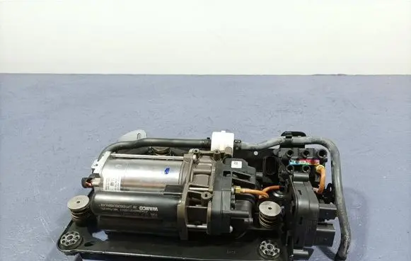 Audi A8 S8 D2 4D Air conditioning (A/C) compressor (pump) 4N0616005C
