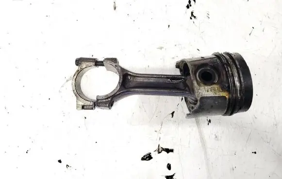 Nissan Primera Piston with connecting rod