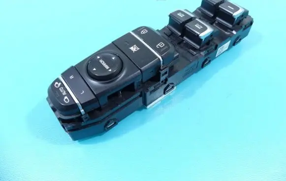 KIA Optima Electric window control switch 299158158 IMPRK1343563