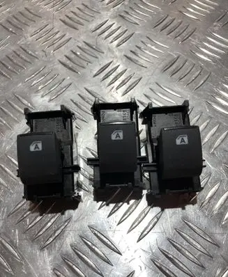 Toyota Prius (XW50) Quarter vent window switch PK16149