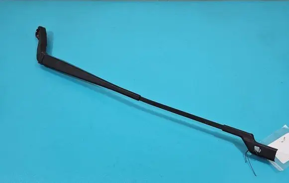 Windshield/front glass wiper blade