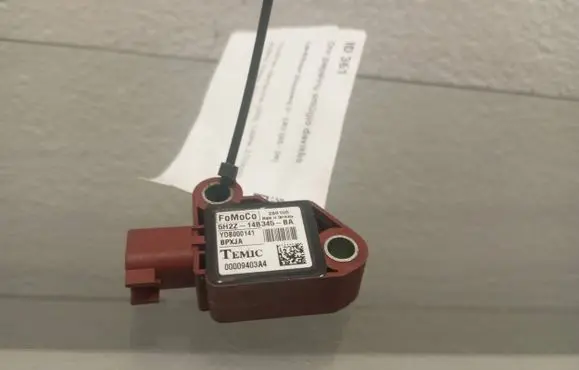 Land Rover Discovery 4 - LR4 Airbag deployment crash/impact sensor 5H2Z14B345BA 00009403A4 YDB000141