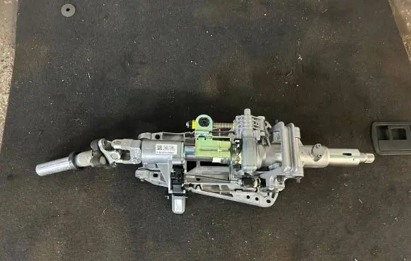 Mercedes-Benz E AMG W212 Steering wheel axle A2124605016 A2042460425 212460091