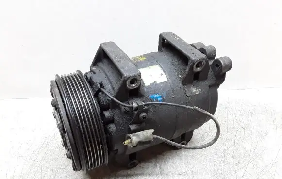 Volvo S60 Air conditioning (A/C) compressor (pump) 8684287