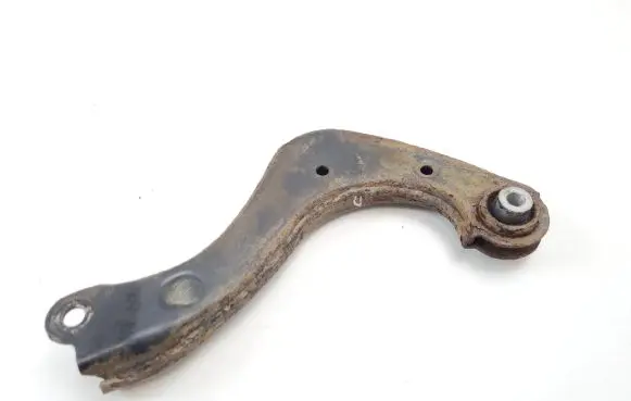 Toyota Prius (XW50) Rear control arm