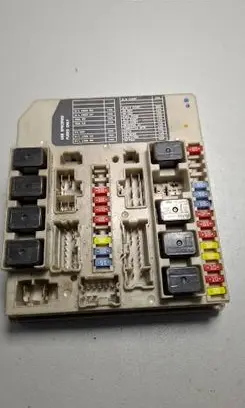 Nissan Note (E11) Fuse box set 284B7AX61A R0220