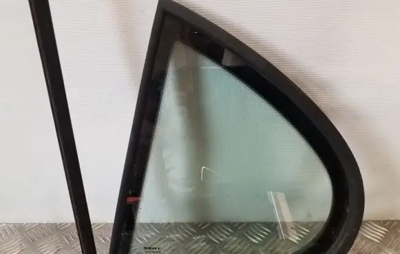 Seat Toledo II (1M) Rear vent window glass 