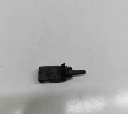 Volkswagen Polo VI Outside/external air temperature sensor 8Z0820535B