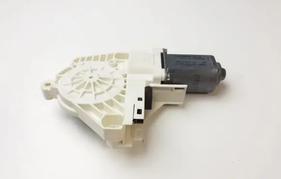 Audi Q7 4L Front door window regulator motor 8K0959802A A3093A304484U176